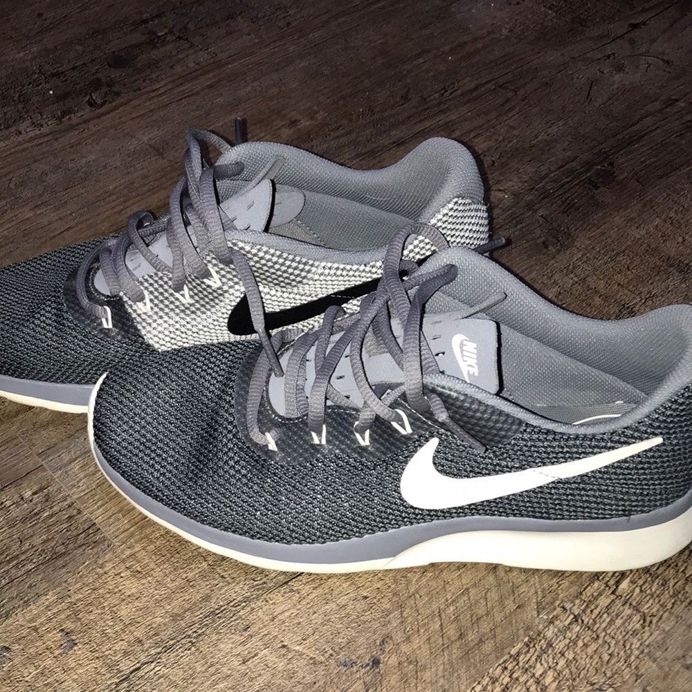 Like new Nike tennis shoes